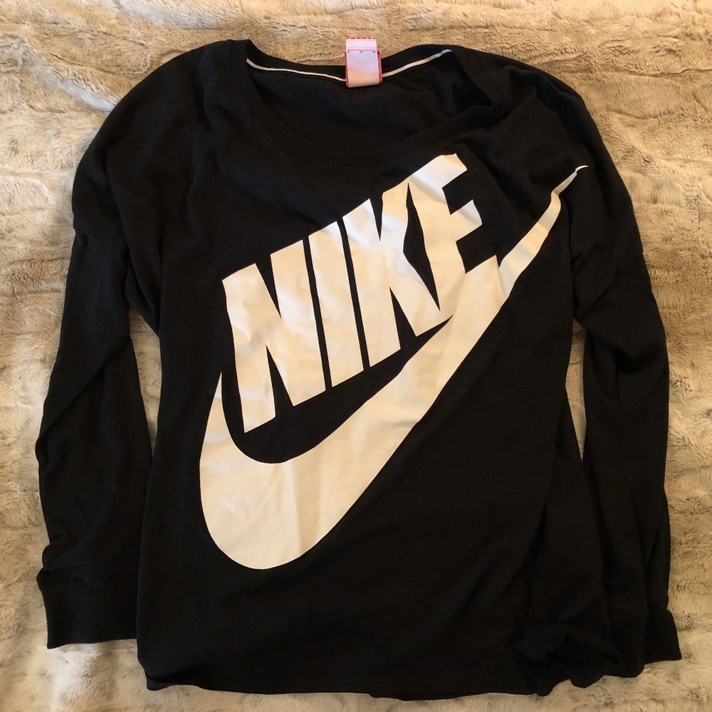 Nike Essential Long Sleeve T-Shirt (Women)